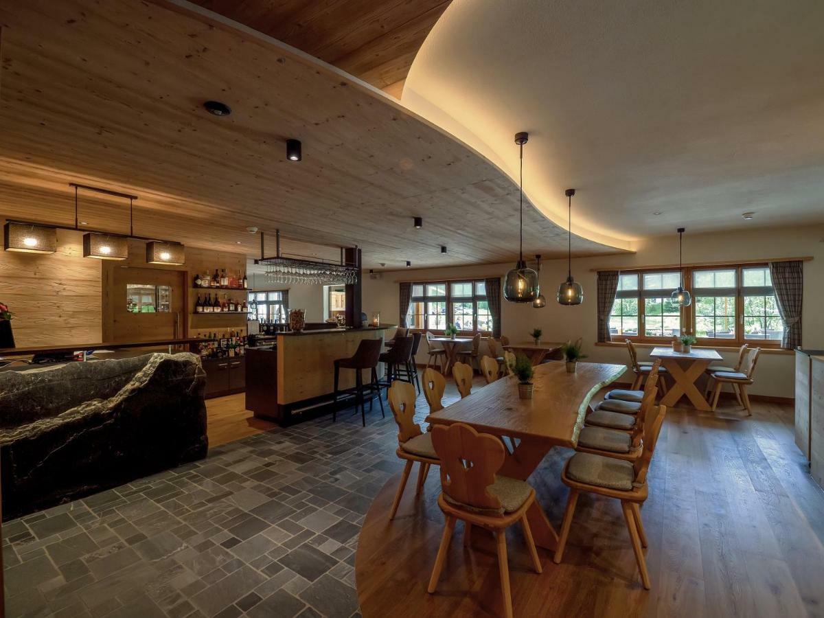 Hotel Alpenland Гстаад Екстериор снимка