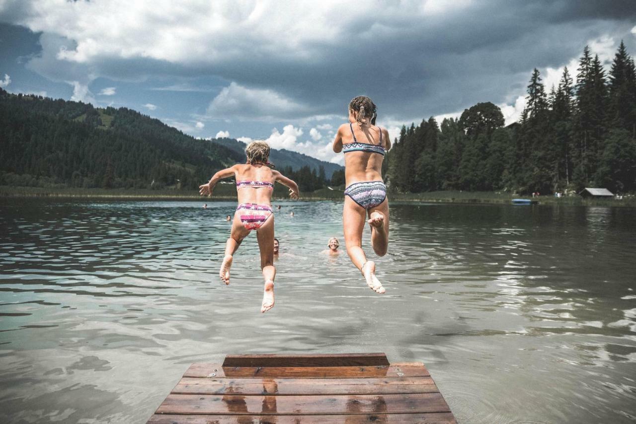 Hotel Alpenland Гстаад Екстериор снимка